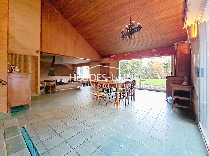 Maison - 225 m² - 7 pièces