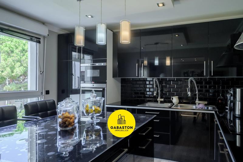 Appartement - 101 m² - 4 pièces