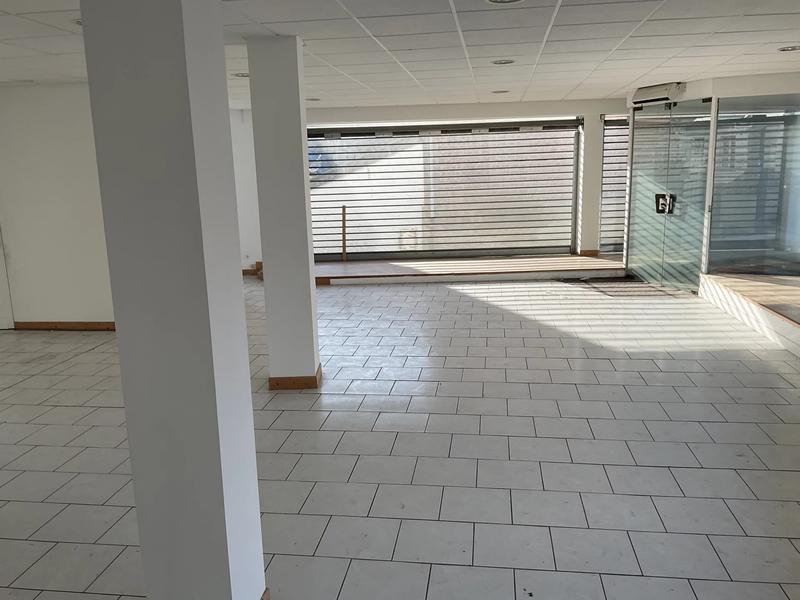 Local commercial - 150 m² - 1 pièce