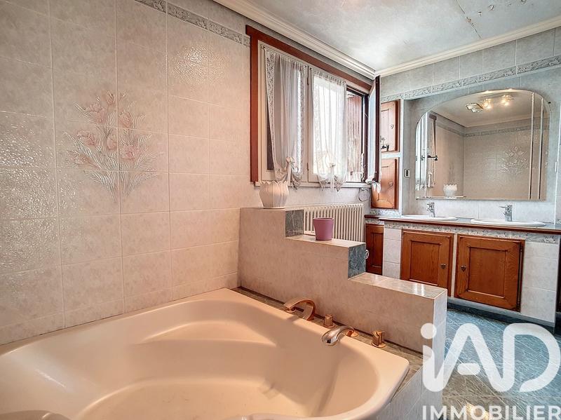 Maison - 143 m² - 6 pièces