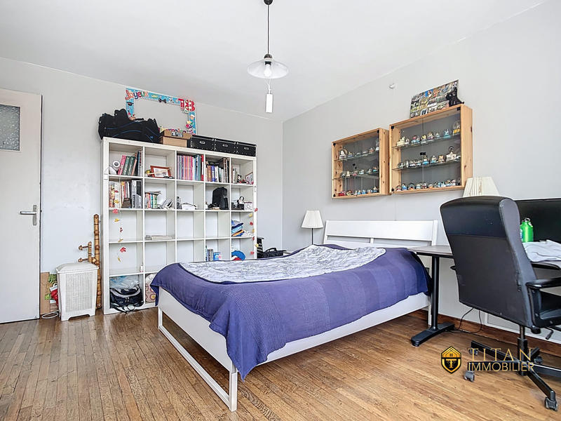 Maison - 218 m² - 9 pièces