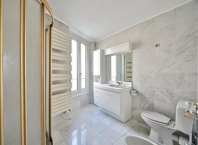 Hôtel particulier - 198 m² - 9 pièces