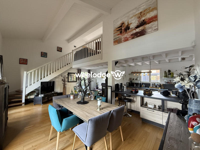 Maison traditionnelle - 207 m² - 6 pièces