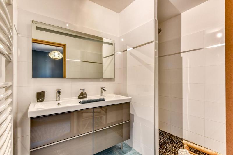 Maison - 201 m² - 7 pièces