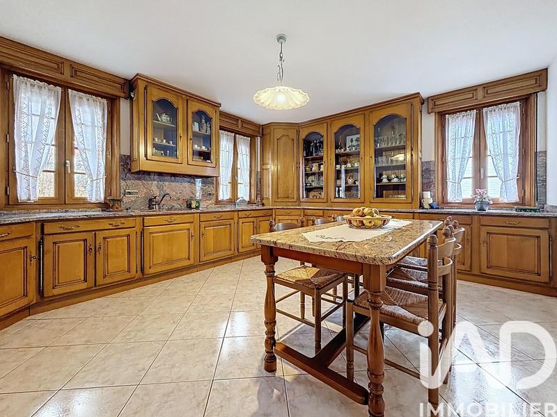 Maison - 290 m² - 8 pièces