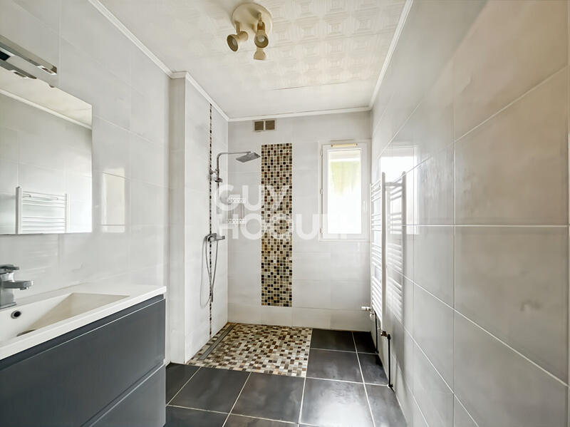 Maison - 194 m² - 7 pièces