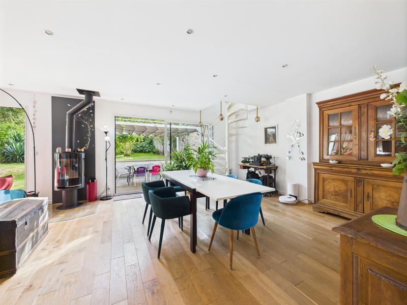 Maison - 203 m² - 8 pièces