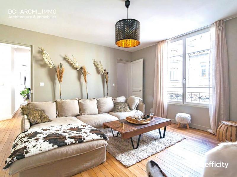 Maison - 247 m² - 10 pièces