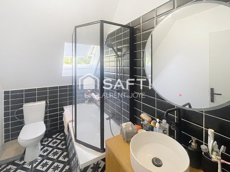 Maison - 255 m² - 9 pièces