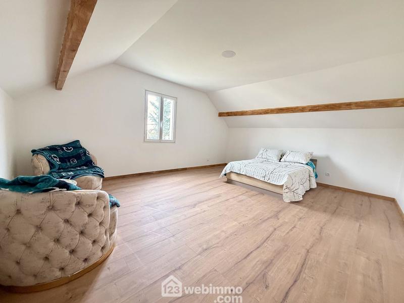 Maison - 211 m² - 5 pièces