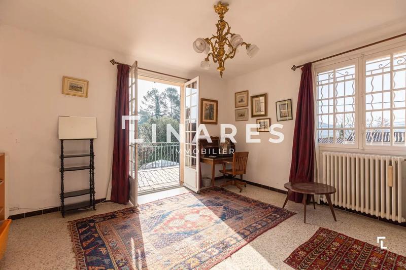 Maison - 369 m² - 7 pièces