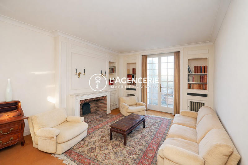 Maison - 310 m² - 8 pièces