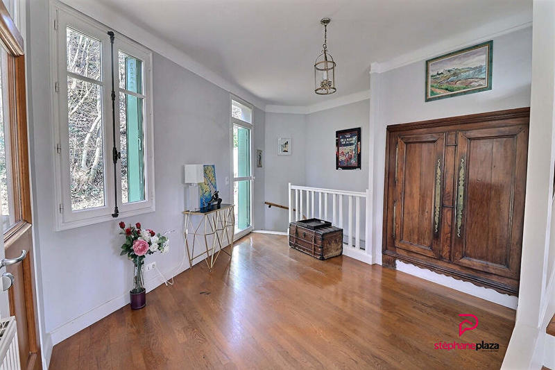 Maison - 185 m² - 7 pièces