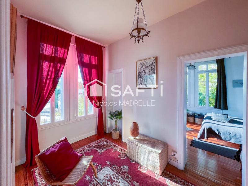 Maison - 450 m² - 12 pièces