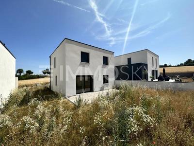 Maison - 111 m² - 5 pièces