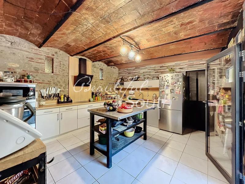 Mas - 307 m² - 5 pièces