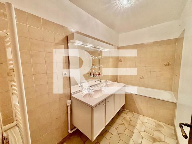 Appartement - 85 m² - 4 pièces