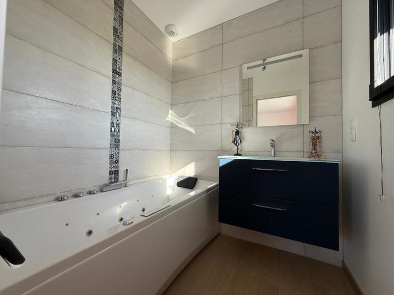 Maison - 190 m² - 5 pièces