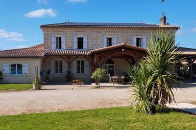 Maison - 341 m² - 12 pièces