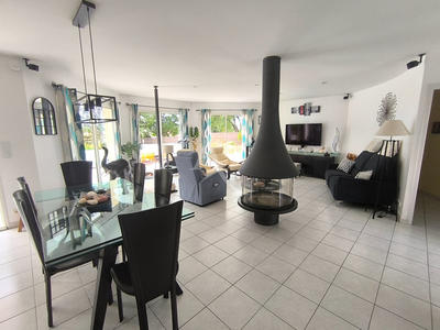 Maison - 157 m² - 6 pièces