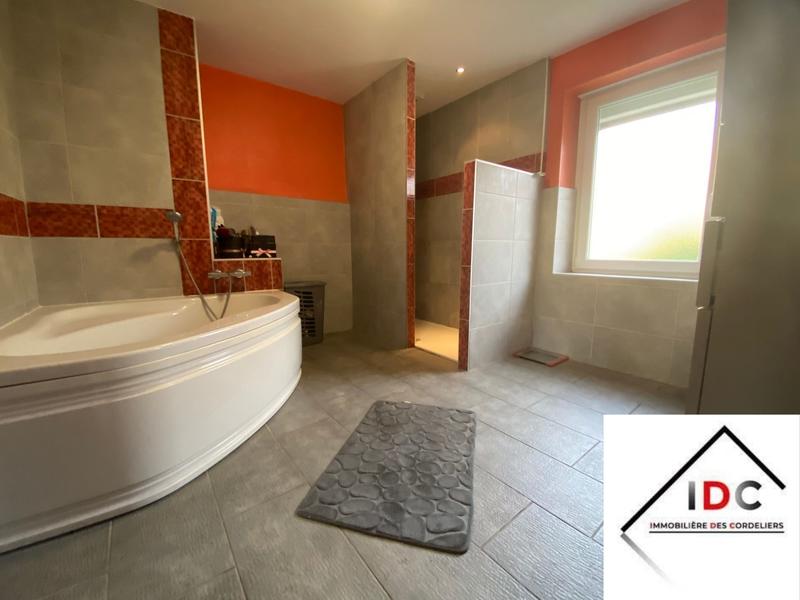 Maison - 265 m² - 7 pièces