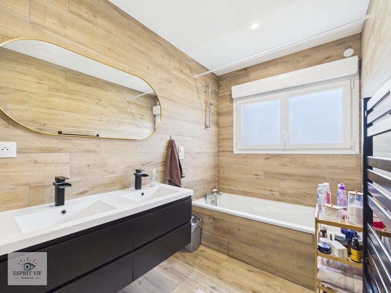 Maison - 118 m² - 5 pièces