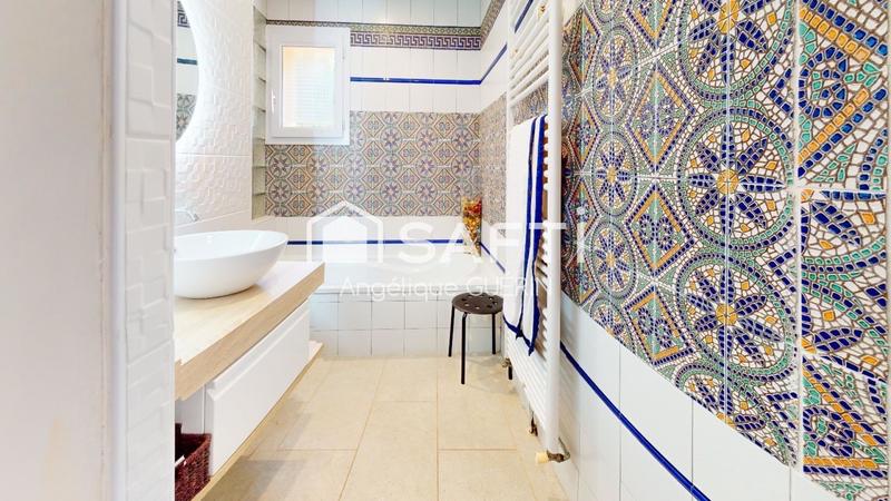 Maison - 318 m² - 9 pièces