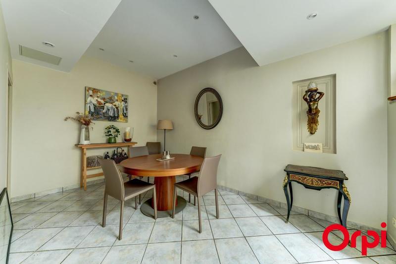 Villa - 235 m² - 7 pièces