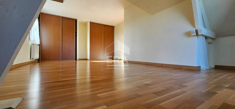 Maison - 152 m² - 6 pièces