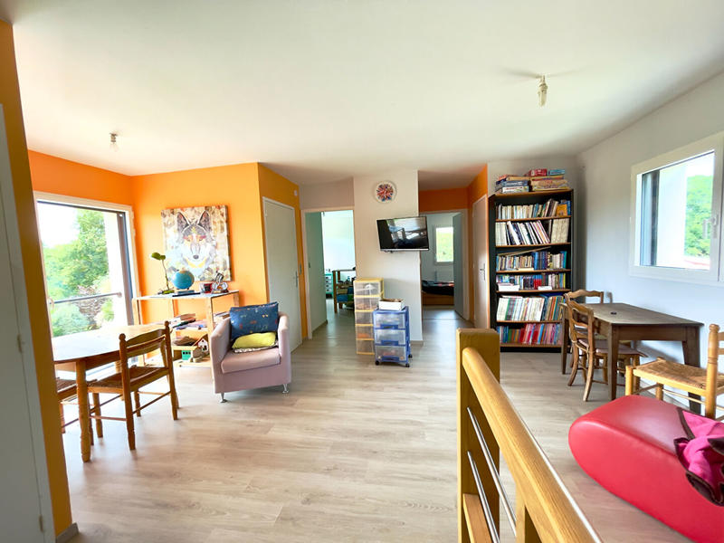 Maison - 182 m² - 7 pièces