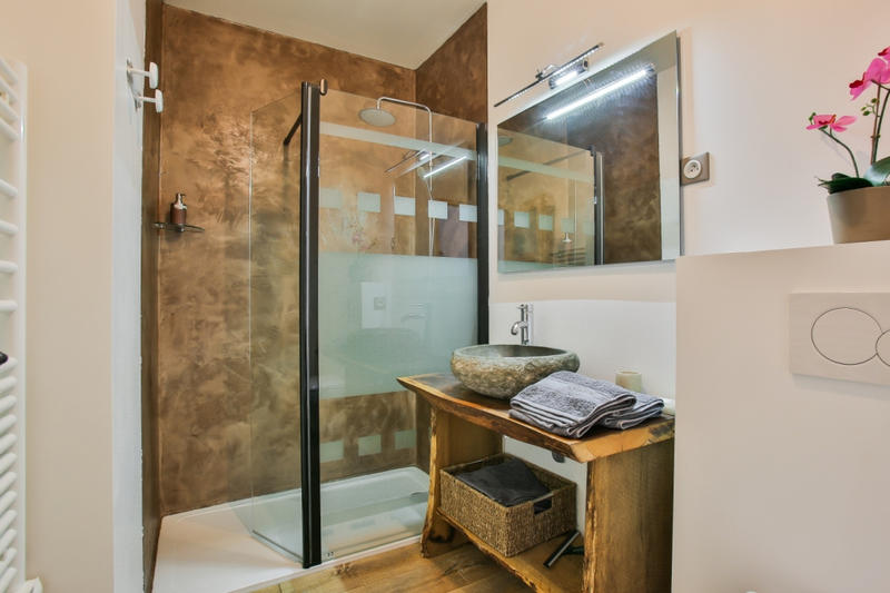 Local commercial - 748 m² - 15 pièces