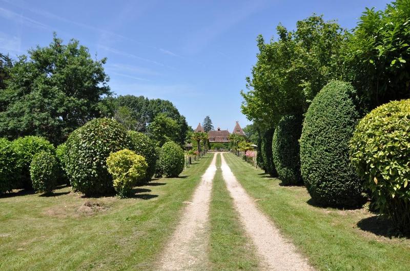 Maison traditionnelle - 260 m² - 8 pièces