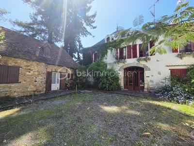 Propriété - 500 m² - 21 pièces