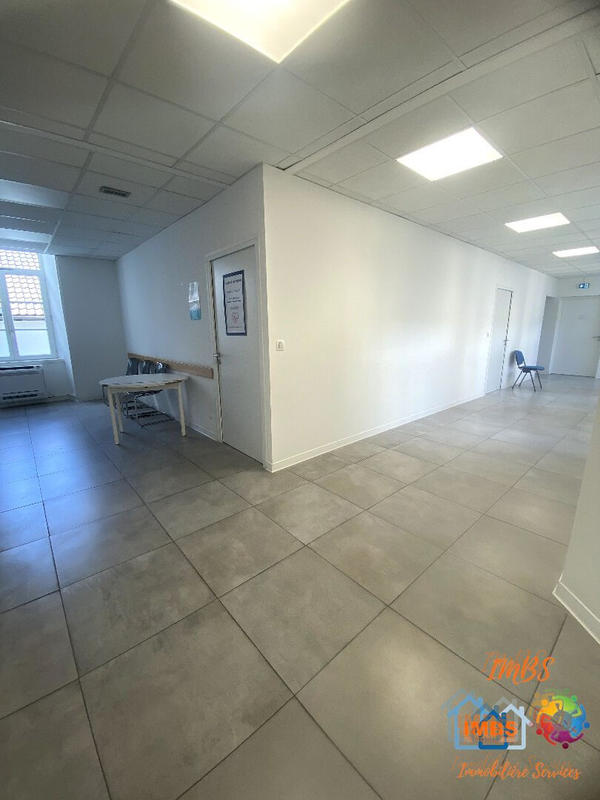 Bureau - 25 m² - 2 pièces