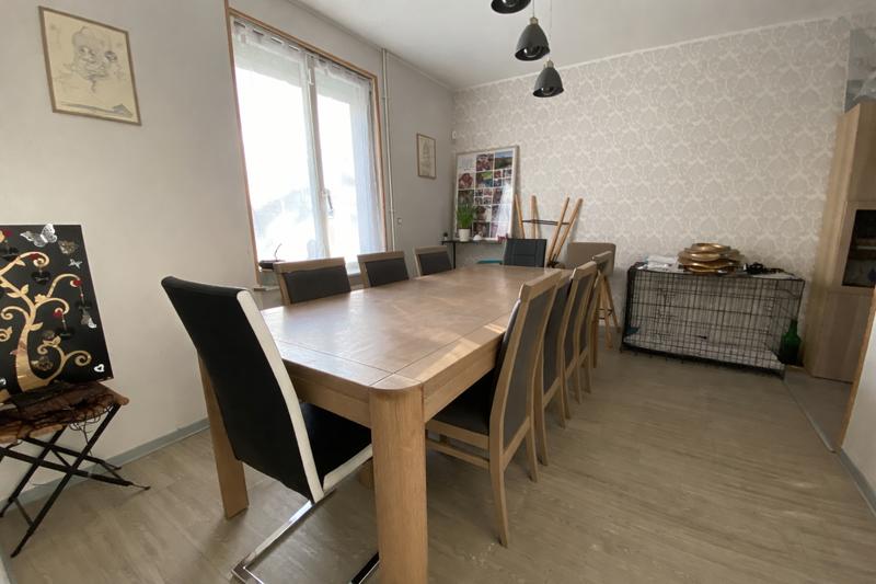 Maison - 99 m² - 5 pièces