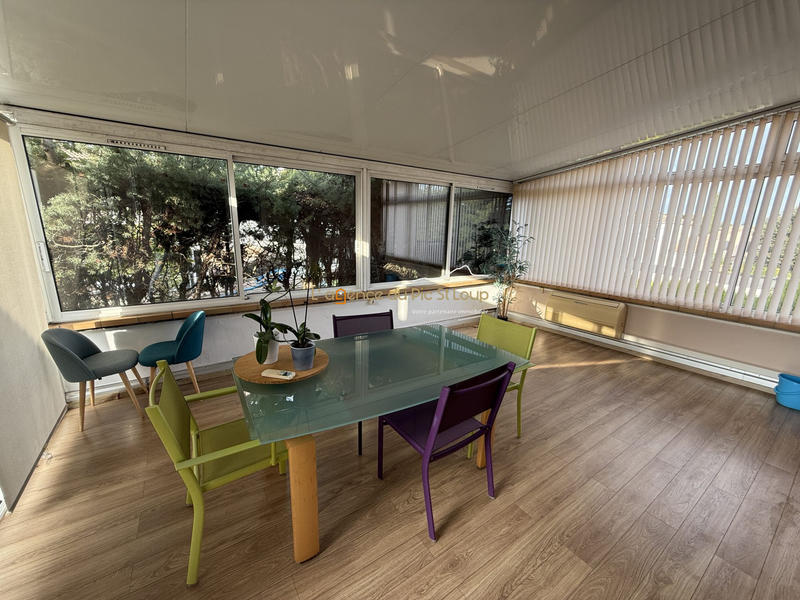 Appartement - 160 m² - 6 pièces