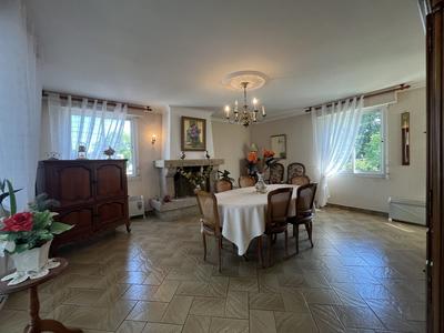 Maison - 120 m² - 8 pièces