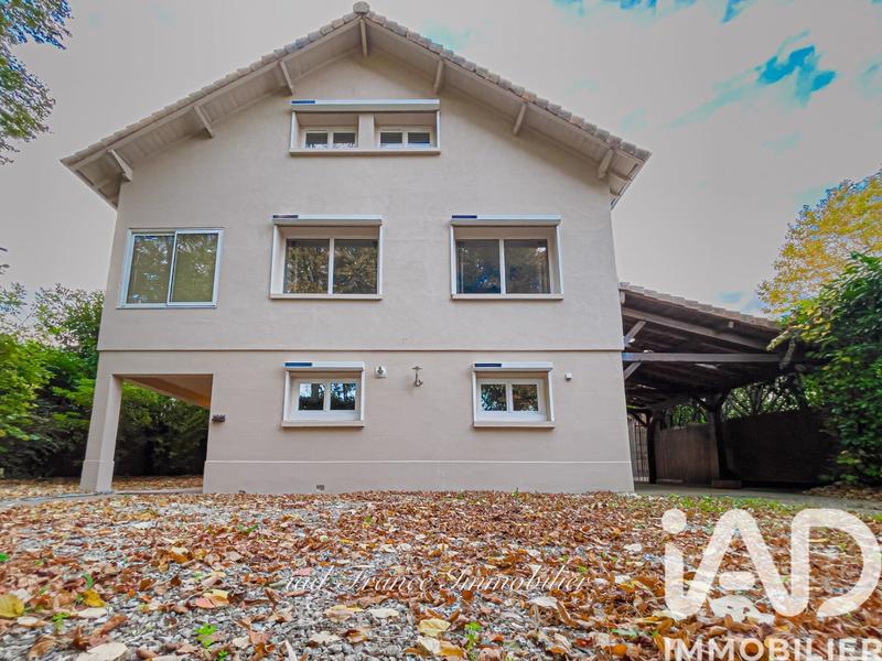 Maison - 264 m² - 8 pièces