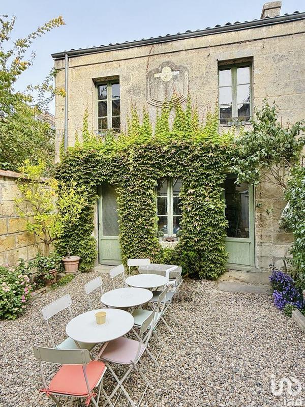 Maison - 250 m² - 10 pièces