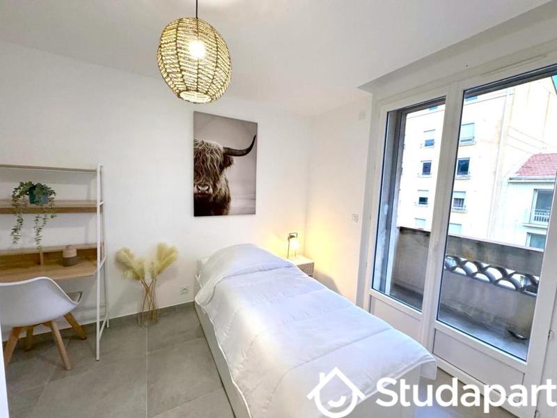 Chambre - 12 m² - 1 pièce