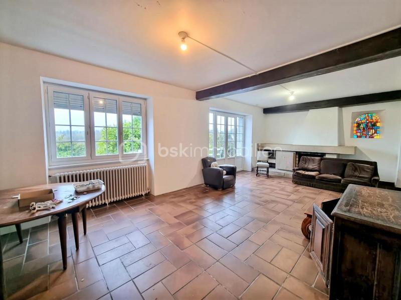 Maison - 270 m² - 9 pièces