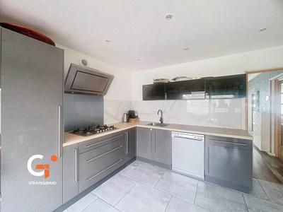 Maison - 198 m² - 7 pièces