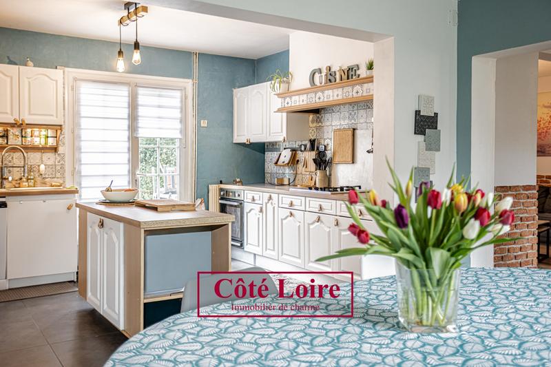 Maison - 300 m² - 11 pièces