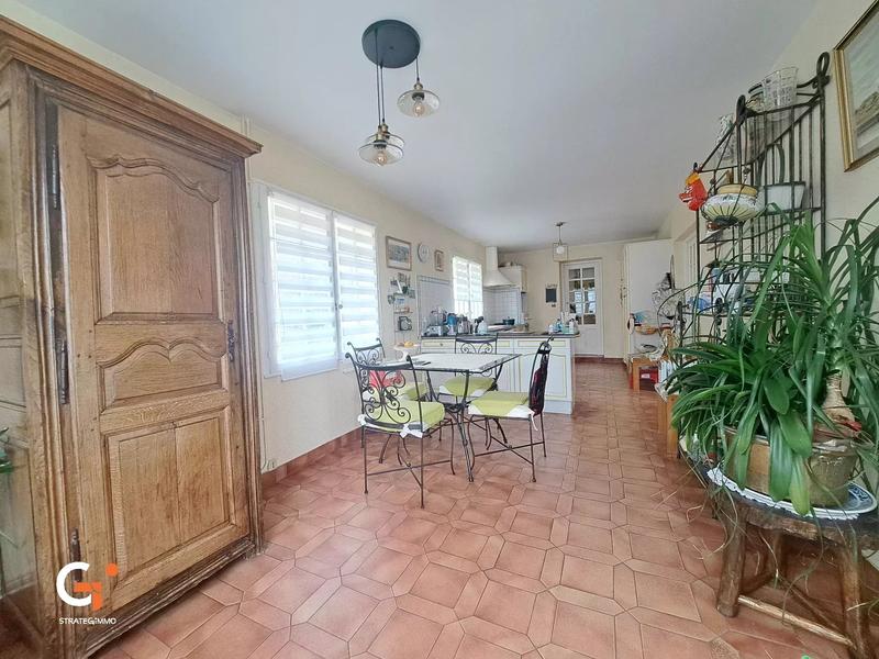 Maison - 203 m² - 7 pièces