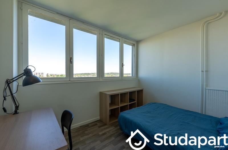 Chambre - 84 m² - 1 pièce