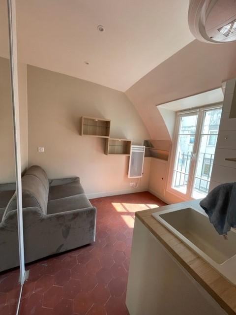 Studio - 8 m² - 1 pièce