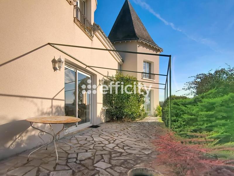 Maison - 315 m² - 10 pièces