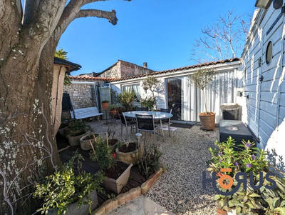 Viager - Maison traditionnelle - 170 m² - 5 pièces