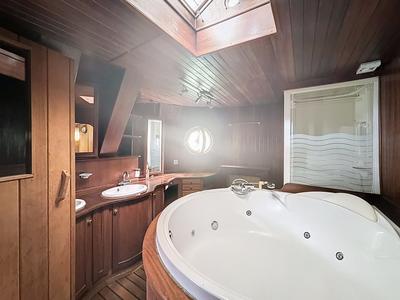 Local d'activités - 200 m²