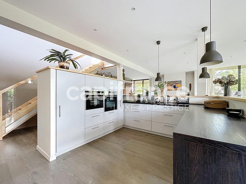 Maison - 232 m² - 6 pièces